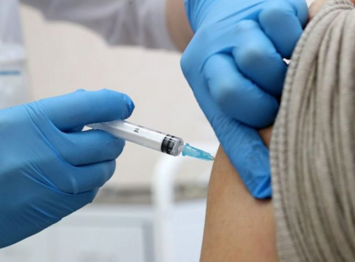 На Сумщині вакцинували 6493 працівників освіти фото